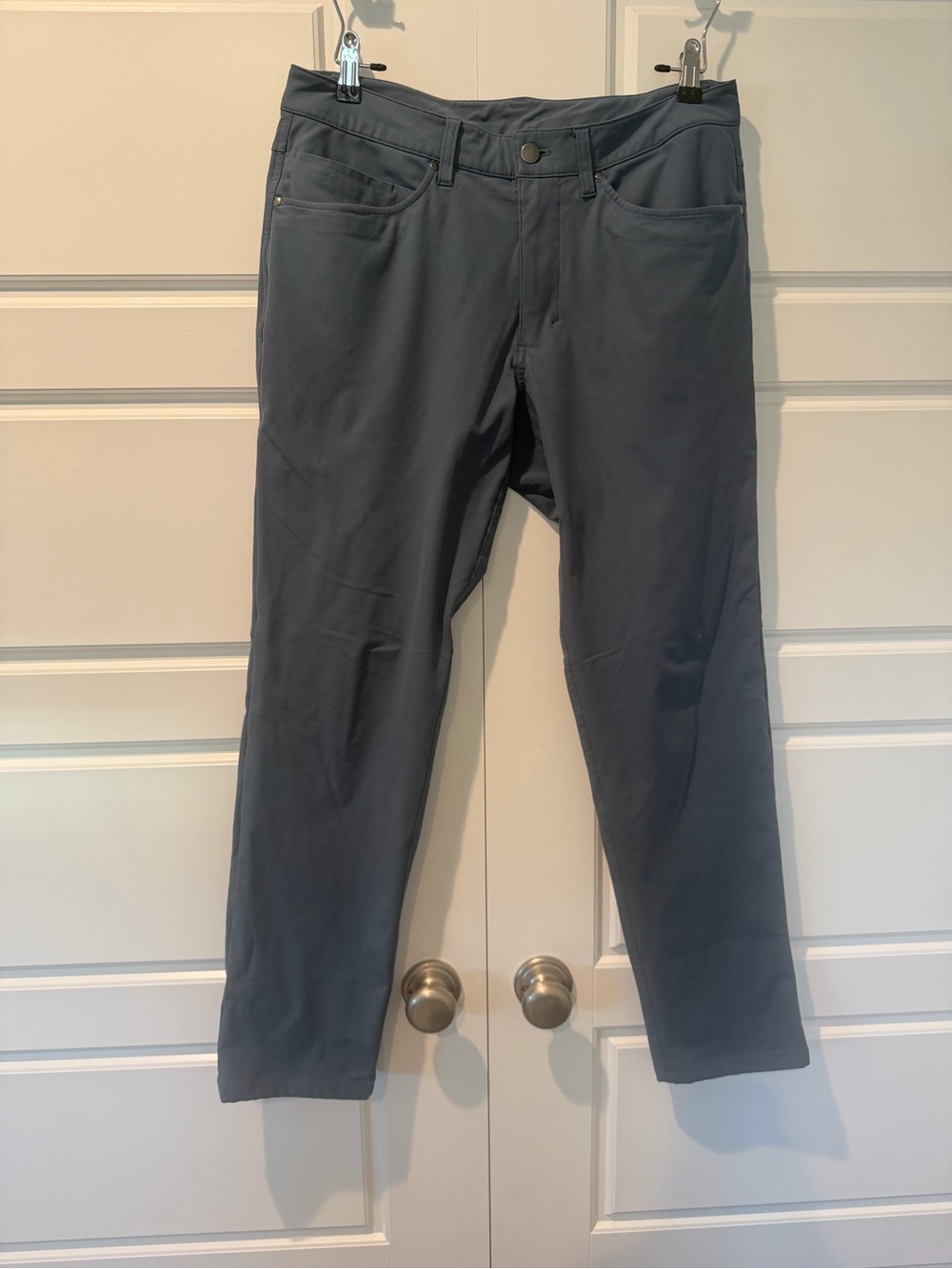 Lululemon ABC Slim-Fit Pant *Utilitech
Iron Blue Men’s Size 32 Athletic Causal